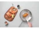 Selando um Salmão em uma frigideira inox Tramontina